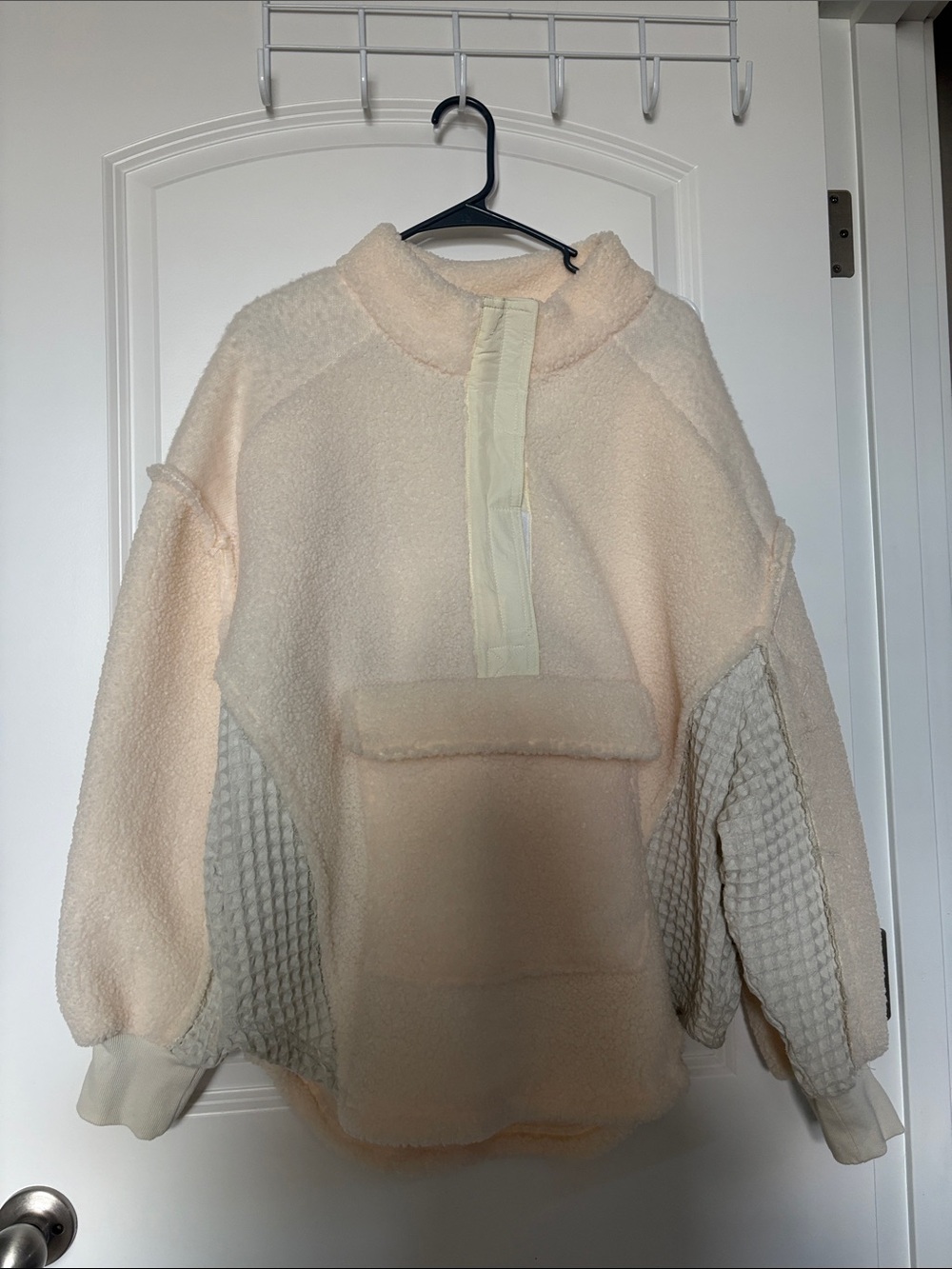 Urban Outfitters BDG Kas Sherpa Pieced Sweatshirt Size Large